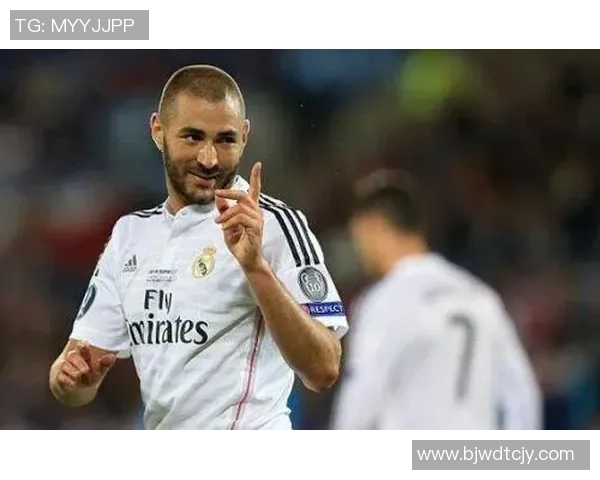 本泽马的传奇之路：从天才少年到世界足球巨星的辉煌历程