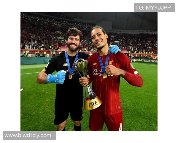 范戴克的足球传奇之路与对现代足球的深远影响分析